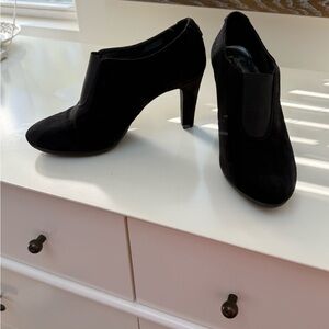 Anne Klein Iflex suede boots